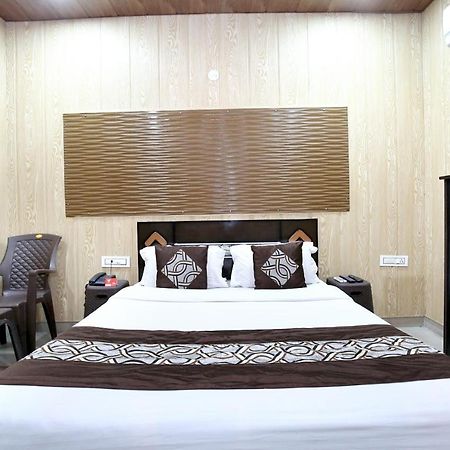 Oyo 8105 Royale Guest House Лудхиана Экстерьер фото