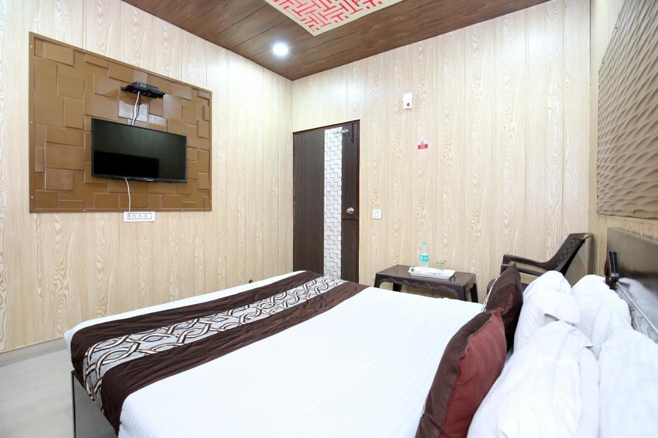 Oyo 8105 Royale Guest House Лудхиана Экстерьер фото