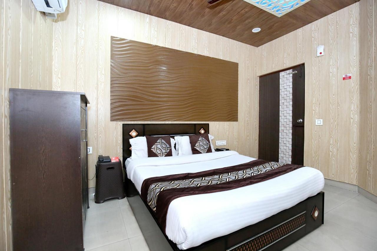 Oyo 8105 Royale Guest House Лудхиана Экстерьер фото